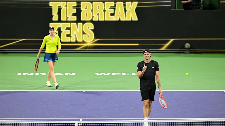 Fritz réagit après que Ruud soit venu le chercher sans succès lors d'un rassemblement avec une fusée qui a atterri longtemps.
