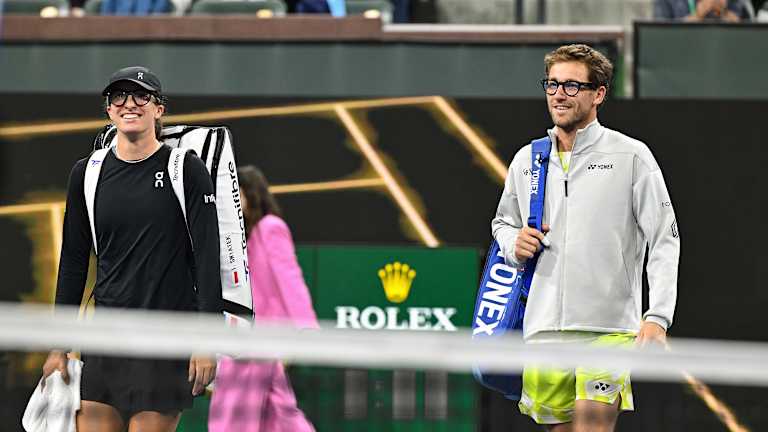 Swiatek et Ruud sont entrés avec des lunettes assorties.