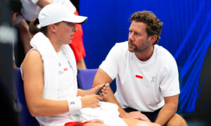 Iga Swiatek annonce sa séparation de l&rsquo;entraîneur Wim Fissette après la défaite à l&rsquo;Open de Miami