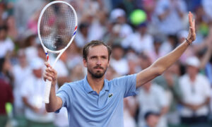 Les problèmes de voyage de Daniil Medvedev se poursuivent alors que United perd ses bagages sur le chemin de Miami