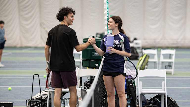 «Je vois comment ses pensées changent», dit la mère de Mariia, Anzhelika, à propos du programme Scholar Athlete de Cary Leeds et de son impact. « Ils aident les enfants à croire en eux et à grandir. »