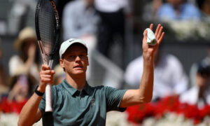 À Madrid, Jannik Sinner appelle à des « ajustements d&rsquo;horaire » après l&rsquo;arrivée de son rival Rafa Jodar vers 1 heure du matin