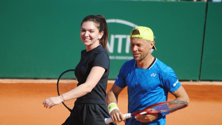 Halep a joué en double mixte avec le n°1 moldave Radu Albot.
