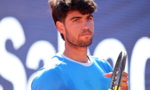 Carlos Alcaraz manquera le Queen&rsquo;s Club de Wimbledon en raison d&rsquo;une blessure au poignet