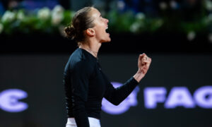 Elina Svitolina bat Iga Swiatek et atteint sa première finale à Rome depuis 2018