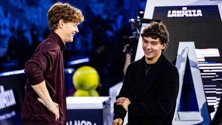 Sinner et Antonelli lors de la finale Nitto ATP 2025 à Turin.
